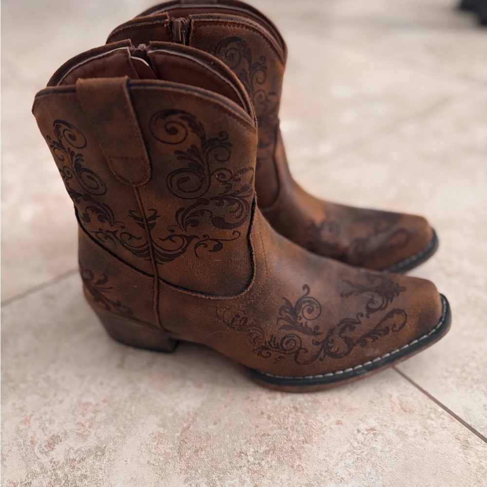 Roper Brown Ankle Boots with Embroidered Design